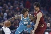 江南百家乐- 米切尔34分骑士终结火箭  
